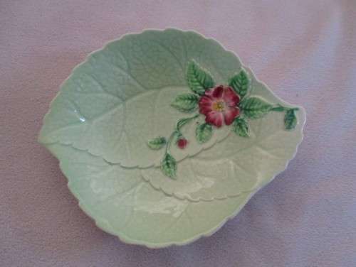 VINTAGE CARLTONWARE SOAP DISH/TRINKET DISH - GREEN WITH FLORAL DESIGN