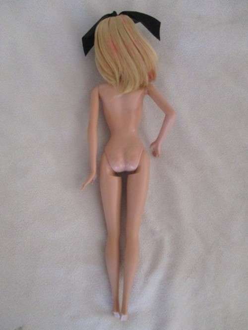 PRETTY MATTEL BARBIE DOLL