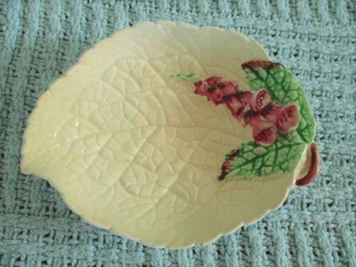 VINTAGE CARLTONWARE SOAP DISH/TRINKET DISH - YELLOW WITH FOXGLOVES PATTERN