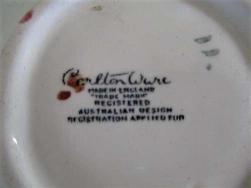 VINTAGE CARLTONWARE SOAP DISH/TRINKET DISH - YELLOW WITH FOXGLOVES PATTERN