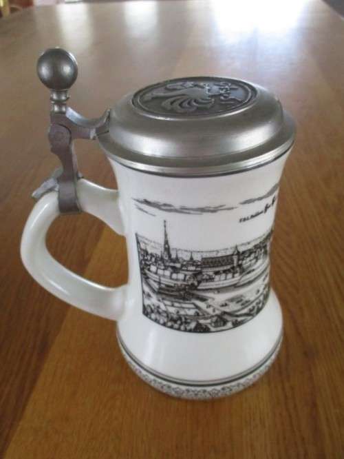 REIN ZINN GEGOSSEN BEER STEIN WITH PEWTER LID - GREAT CONDITION