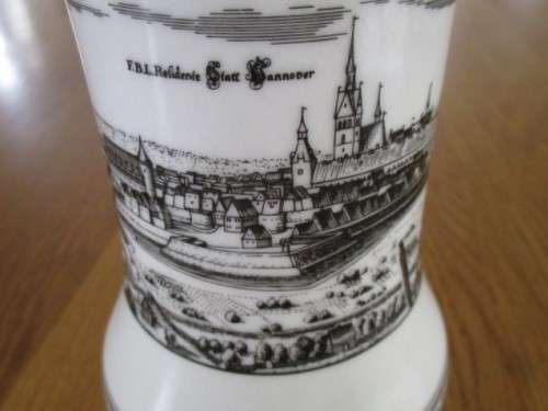 REIN ZINN GEGOSSEN BEER STEIN WITH PEWTER LID - GREAT CONDITION