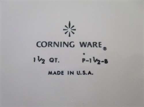 1 1/2 QUART CORNING WARE DISH WITH LID - BLUE CORNFLOWER DESIGN