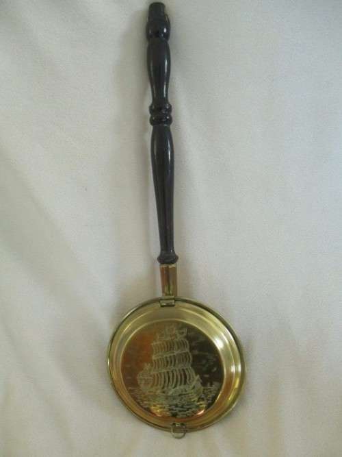 VINTAGE DMJ, ENGLAND BRASS SILENT BUTLER/TABLE CRUMB CATCHER ENGRAVED WITH OLD SAILING SHIP