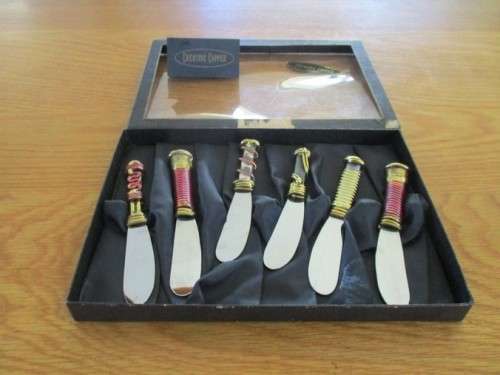 A SET OF SIX BEAUTIFUL HAND CRAFTED PATE KNIVES BY CREATIVE COPPER IN ORIGINAL BOX