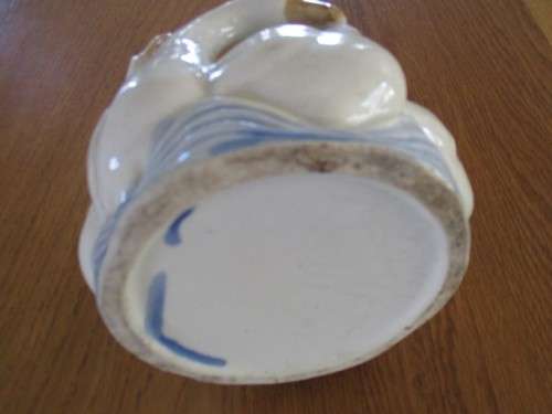 PRETTY PORCELAIN TRINKET HOLDER/VASE - CIRCLE OF SWANS