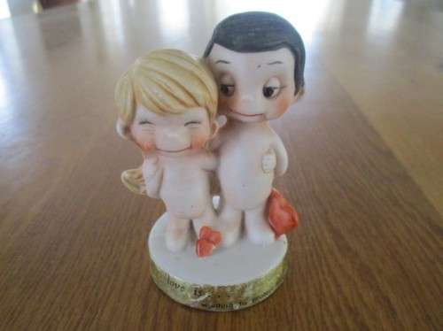SMALL VINTAGE  `LOVE IS..`  FIGURES - `LOVE IS....WANTING TO PROTECT HER`