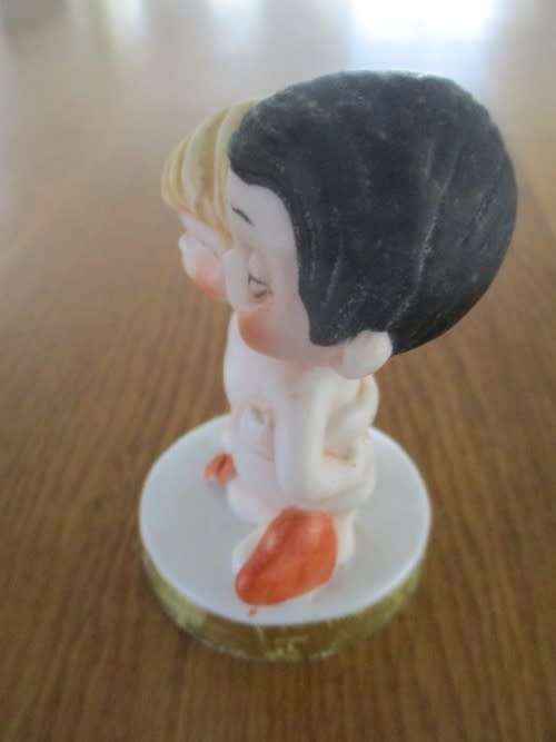 SMALL VINTAGE  `LOVE IS..`  FIGURES - `LOVE IS....WANTING TO PROTECT HER`