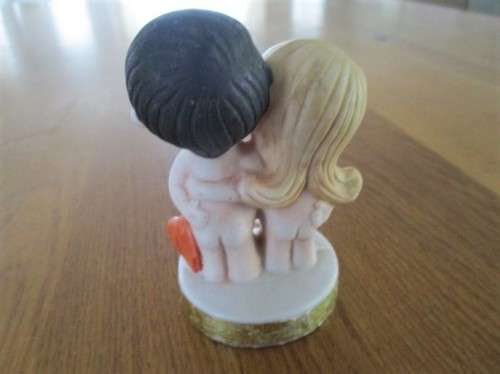 SMALL VINTAGE  `LOVE IS..`  FIGURES - `LOVE IS....WANTING TO PROTECT HER`