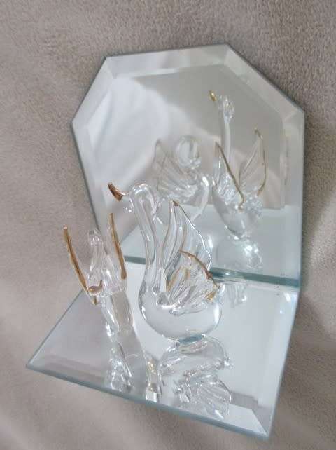 SO DELICATE AND ENCHANTING - GLASS SWANS ON A PAIR OF MIRROR STANDS -  LITTLE CARD/DIARY STANDS?