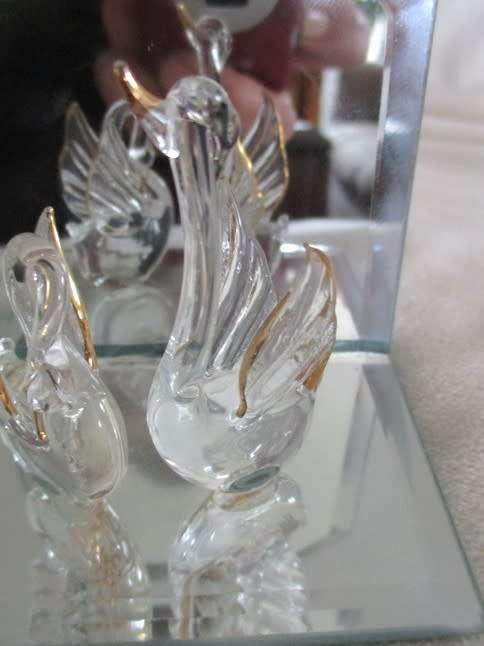 SO DELICATE AND ENCHANTING - GLASS SWANS ON A PAIR OF MIRROR STANDS -  LITTLE CARD/DIARY STANDS?