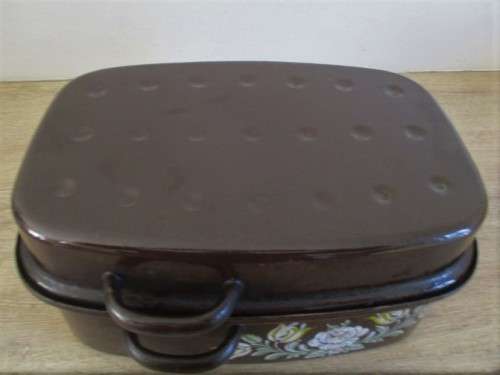 LARGE GRAND OLD LIDDED ROASTING PAN - DARK CHOCOLATE BROWN