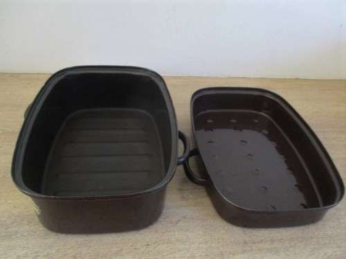 LARGE GRAND OLD LIDDED ROASTING PAN - DARK CHOCOLATE BROWN