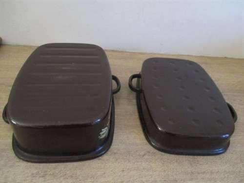 LARGE GRAND OLD LIDDED ROASTING PAN - DARK CHOCOLATE BROWN