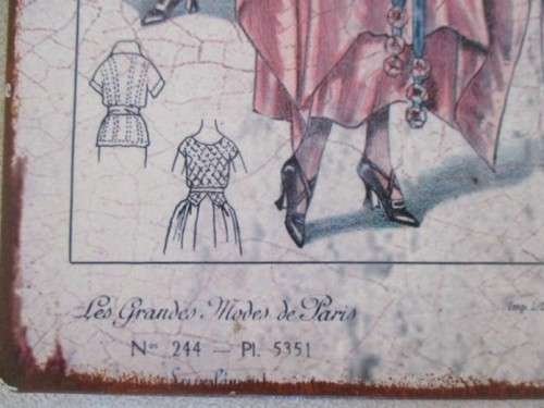 PURPOSEFUL VINTAGE-LOOK METAL WALL SIGN/PLAQUE  -  LE GRANDES MODES DE PARIS