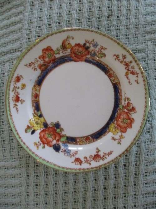 VINTAGE SUTHERLAND BONE CHINA, ENGLAND PLATE