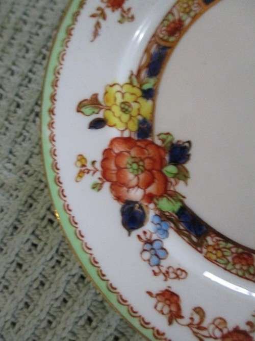 VINTAGE SUTHERLAND BONE CHINA, ENGLAND PLATE