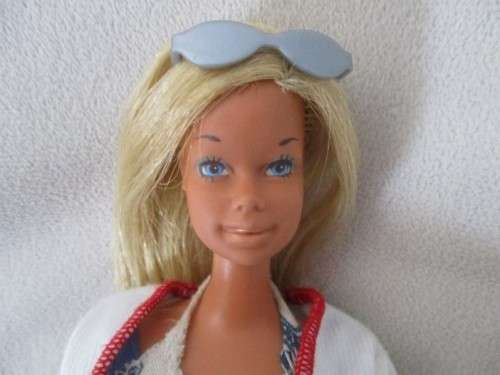 RARE FIND!  VINTAGE 1970`s MATTEL MALIBU BARBIE DOLL (MADE IN KOREA)