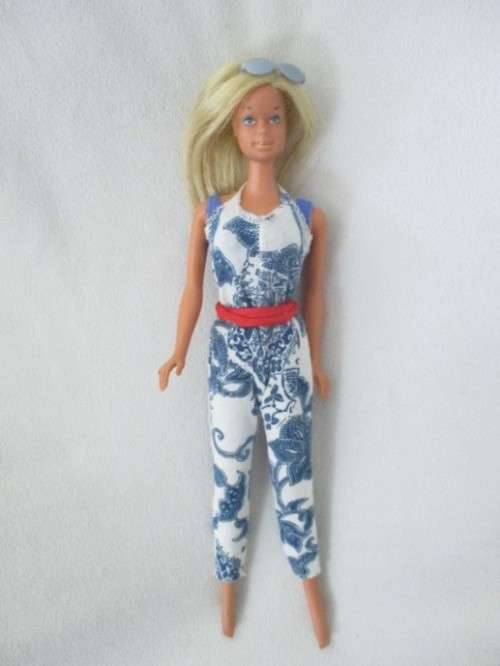RARE FIND!  VINTAGE 1970`s MATTEL MALIBU BARBIE DOLL (MADE IN KOREA)