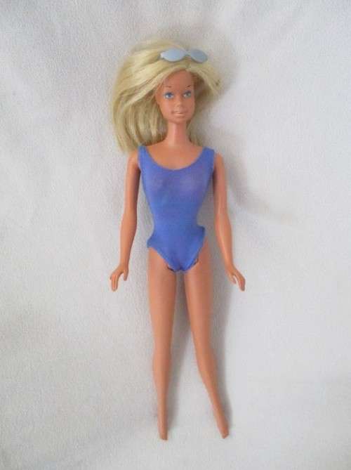 RARE FIND!  VINTAGE 1970`s MATTEL MALIBU BARBIE DOLL (MADE IN KOREA)
