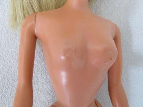 RARE FIND!  VINTAGE 1970`s MATTEL MALIBU BARBIE DOLL (MADE IN KOREA)