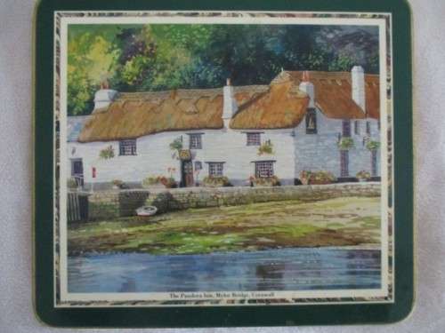 A BOXED SET OF SIX VINTAGE CLOVERLEAF  PLACEMATS /TABLE MATS DEPICTING OLD ENGLISH INNS