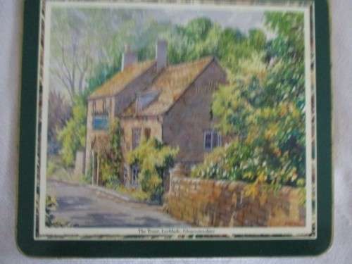 A BOXED SET OF SIX VINTAGE CLOVERLEAF  PLACEMATS /TABLE MATS DEPICTING OLD ENGLISH INNS