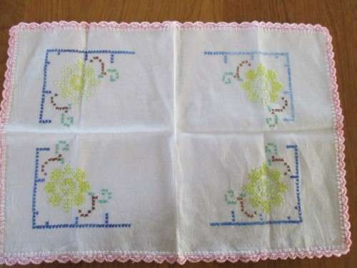 VINTAGE HAND EMBROIDERED CROSS STITCH CLOTH WITH FLORAL DESIGN AND HAND CROCHETED BORDER