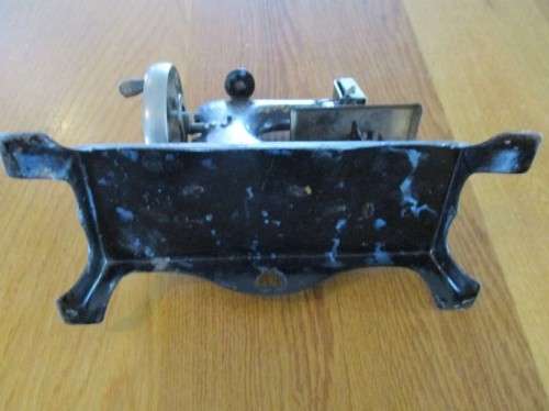 STRAIGHT OUT OF THE ATTIC!!  A VERY OLD ANTIQUE TIN PLATE TOY SEWING MACHINE