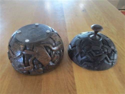 VERY LARGE HAND CARVED WOODEN AFRICAN TRINKET BOX