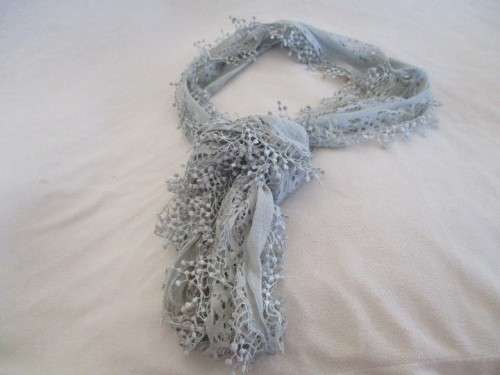 A DELICATE, LACEY, OLDE WORLD SCARF - SO PRETTY