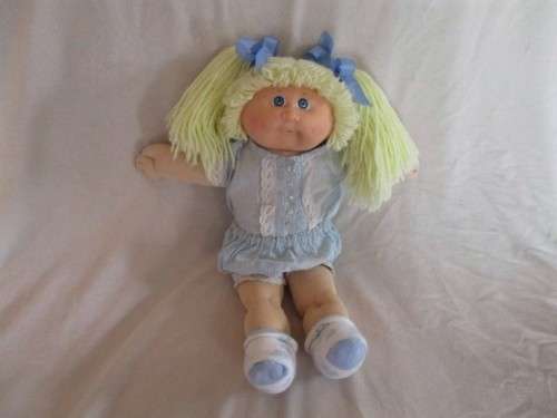NOT OFTEN FOUND THESE DAYS - VINTAGE 1984 CABBAGE PATCH DOLL WITH SIGNATURE - IN GREAT CONDITION