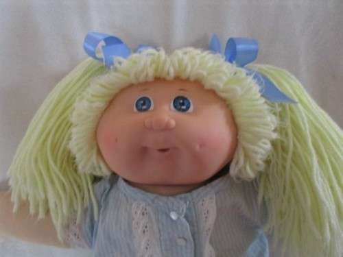 NOT OFTEN FOUND THESE DAYS - VINTAGE 1984 CABBAGE PATCH DOLL WITH SIGNATURE - IN GREAT CONDITION