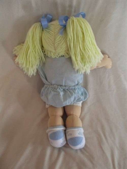 NOT OFTEN FOUND THESE DAYS - VINTAGE 1984 CABBAGE PATCH DOLL WITH SIGNATURE - IN GREAT CONDITION