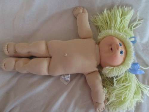 NOT OFTEN FOUND THESE DAYS - VINTAGE 1984 CABBAGE PATCH DOLL WITH SIGNATURE - IN GREAT CONDITION