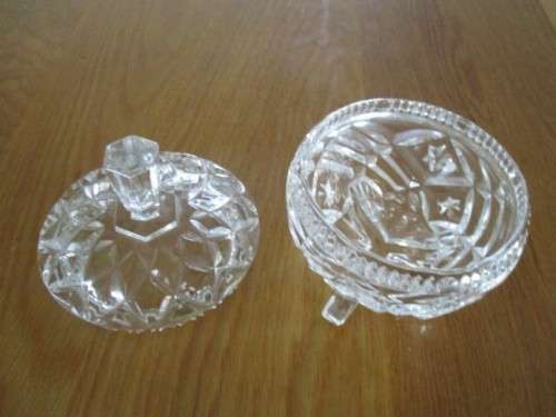BEAUTIFUL LARGE VINTAGE FOOTED GLASS TRINKET DISH WITH LID