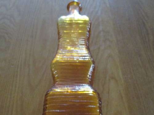 UNUSUAL VERY TALL VINTAGE AMBER GENIE BOTTLE WITH SQUARE LID