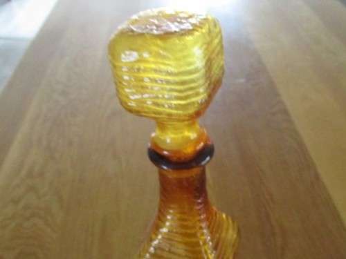 UNUSUAL VERY TALL VINTAGE AMBER GENIE BOTTLE WITH SQUARE LID
