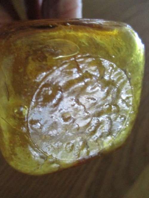 UNUSUAL VERY TALL VINTAGE AMBER GENIE BOTTLE WITH SQUARE LID