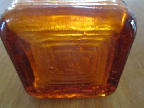UNUSUAL VERY TALL VINTAGE AMBER GENIE BOTTLE WITH SQUARE LID