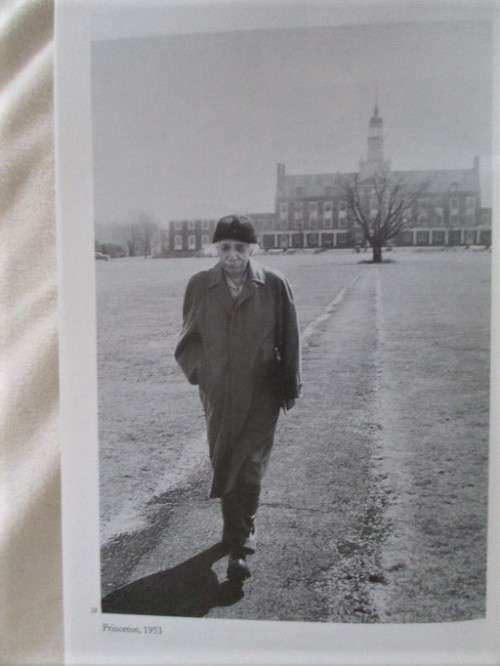 EINSTEIN HIS LIFE AND UNIVERSE BY WALTER ISAACSON