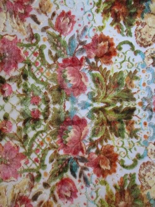 ITALIAN CRAFTMANSHIP!  VINTAGE ITALIAN CHERUB AND FLORAL VELVET TAPESTRY BEDSPREAD/THROW - PERFECT!!