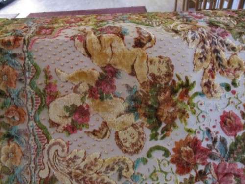 ITALIAN CRAFTMANSHIP!  VINTAGE ITALIAN CHERUB AND FLORAL VELVET TAPESTRY BEDSPREAD/THROW - PERFECT!!