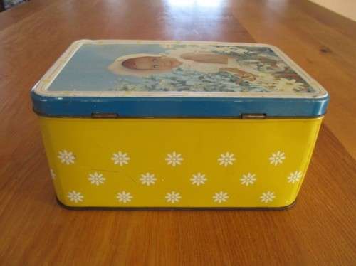OLD, COLLECTABLE UNION OF SOUTH AFRICA HUMPHRIES TIN WITH HINGED LID