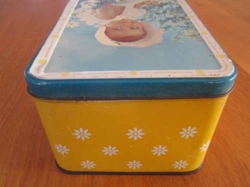 OLD, COLLECTABLE UNION OF SOUTH AFRICA HUMPHRIES TIN WITH HINGED LID