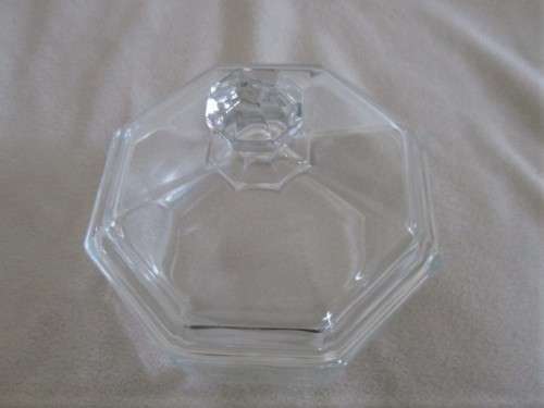A NICE-SIZED OCTAGONAL ARCOROC, FRANCE CLEAR GLASS TRINKET HOLDER WITH LID