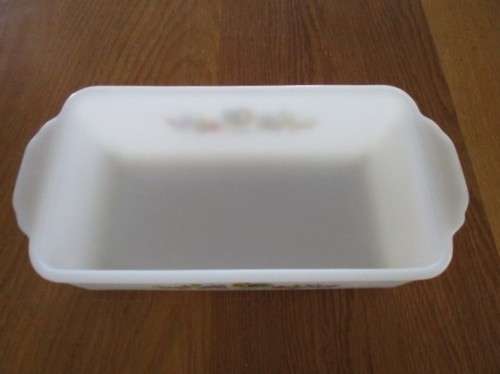 VINTAGE 1960`s ANCHOR HOCKING FIRE-KING MILK GLASS PIE DISH - CHANTILEER ROOSTER DESIGN