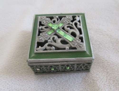 SMALL JEWELLED AND ENAMELLED PILL BOX