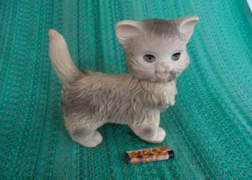 LARGE VINTAGE 1960`s  RUBBER CAT WITH OPEN/CLOSE EYES AND ROTATING HEAD