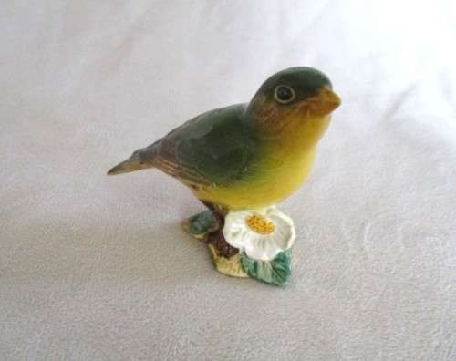 COLLECTABLE BESWICK, ENGLAND GREENFINCH NO. 2105